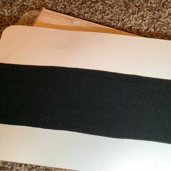 Hanes too day sheer control top pantyhose, color black, size: EF - Picture 11 of 12